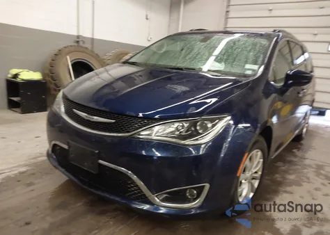 2017 Chrysler Pacifica Touring-L из США, поврежденный, VIN 2C4RC1BG4HR823627